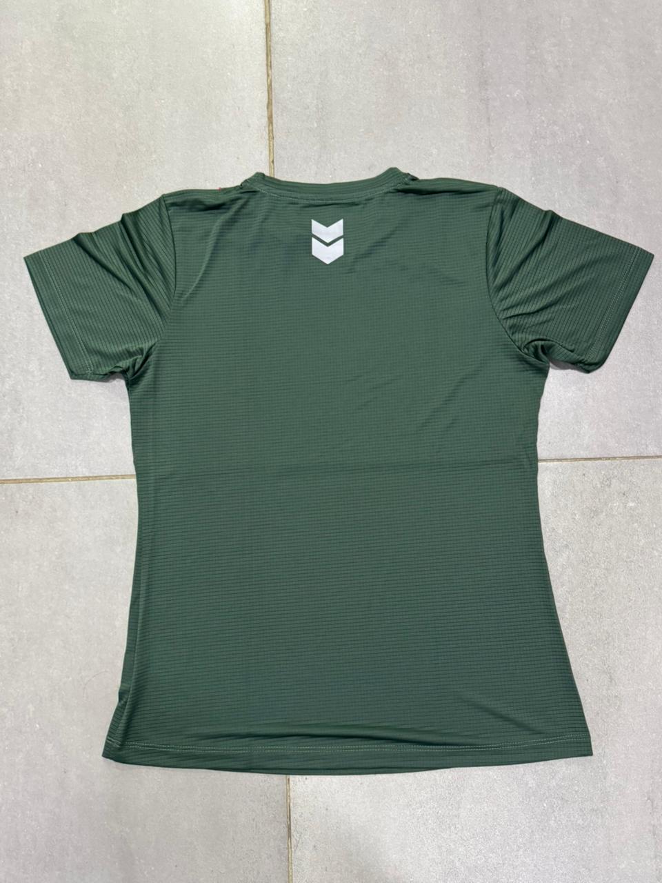 Camisetas Basic Aston